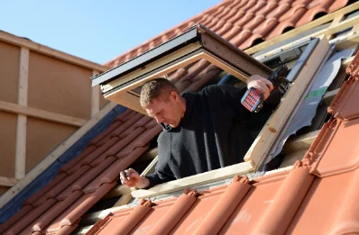 Pose de fenêtres de toit Velux à Massugas